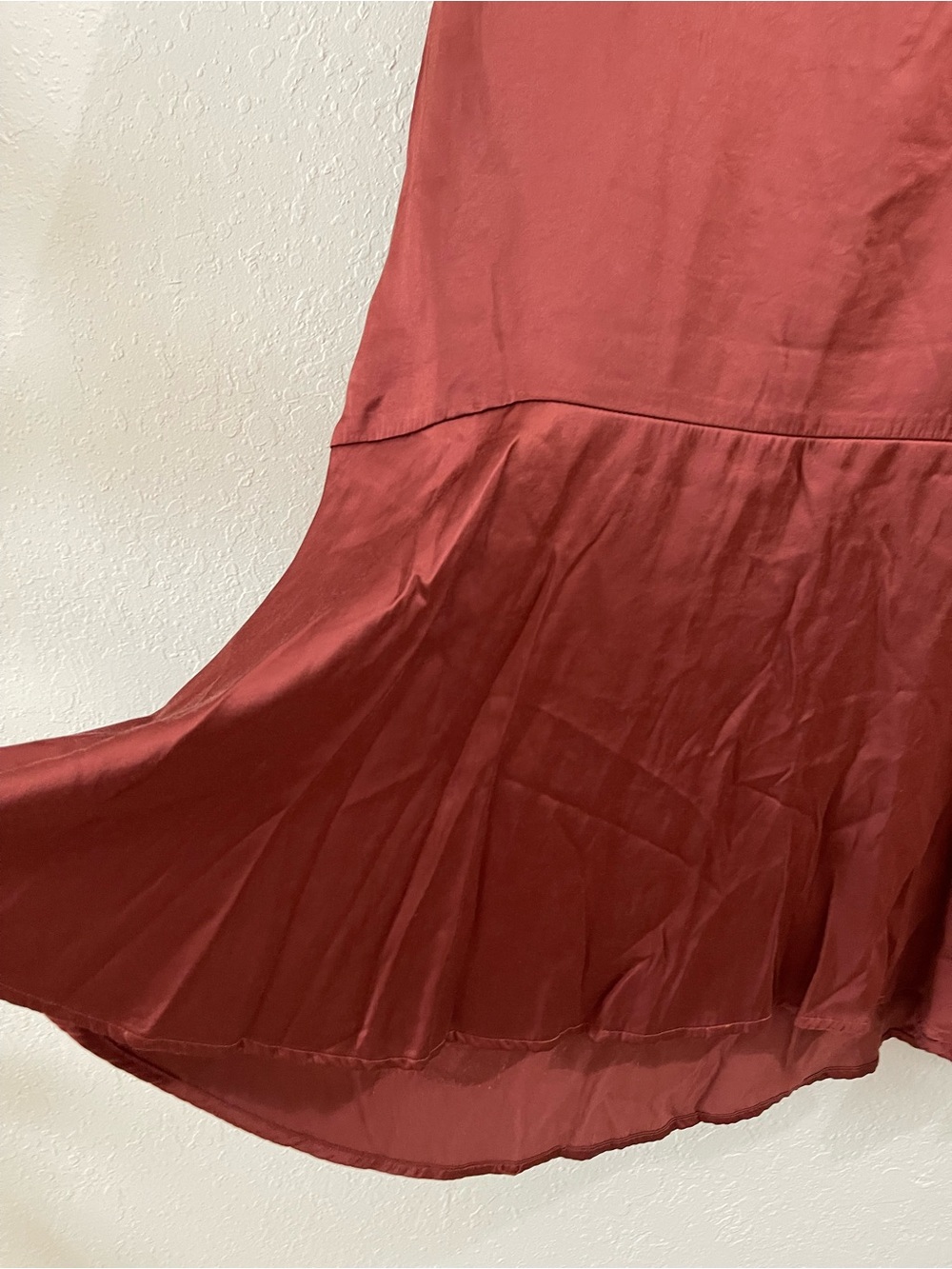 Express High-Low Ruffle Skirt in Rust - Picture 2 of 4